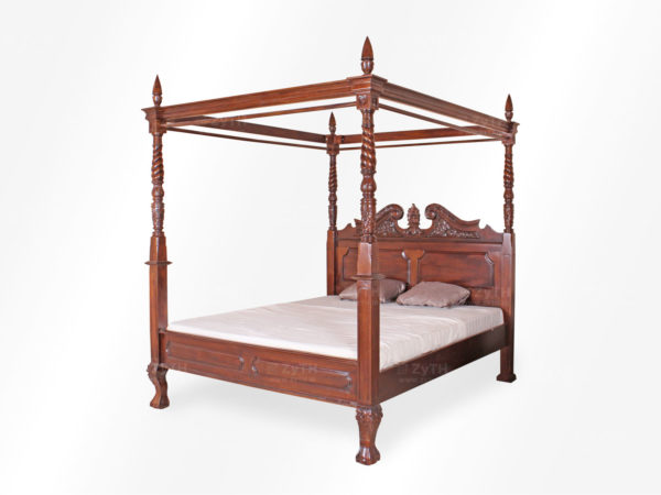 Ranjang kamar tidur antik ukiran kayu solid